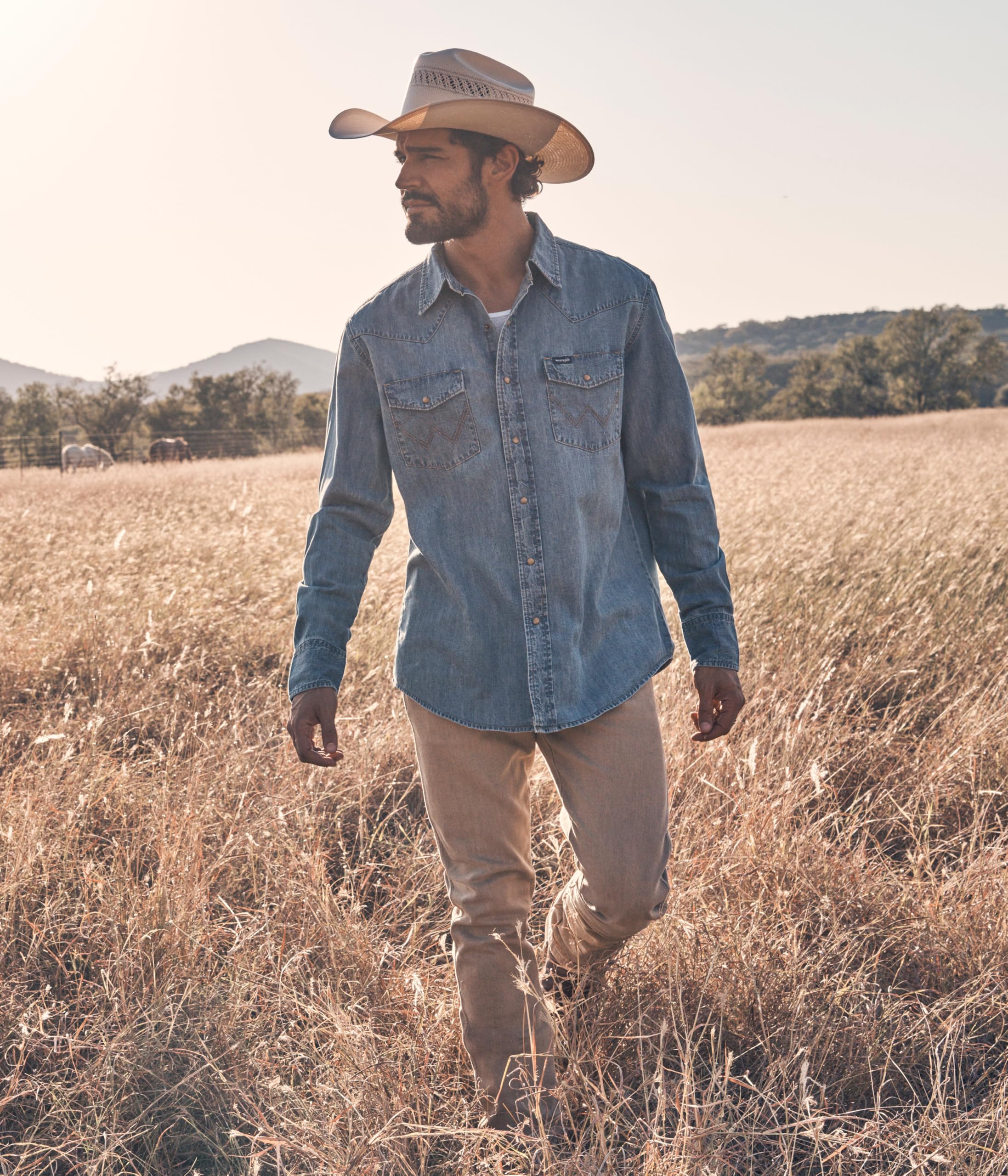 Wrangler Men's Denim Light Wash Long Sleeve Snap Shirt